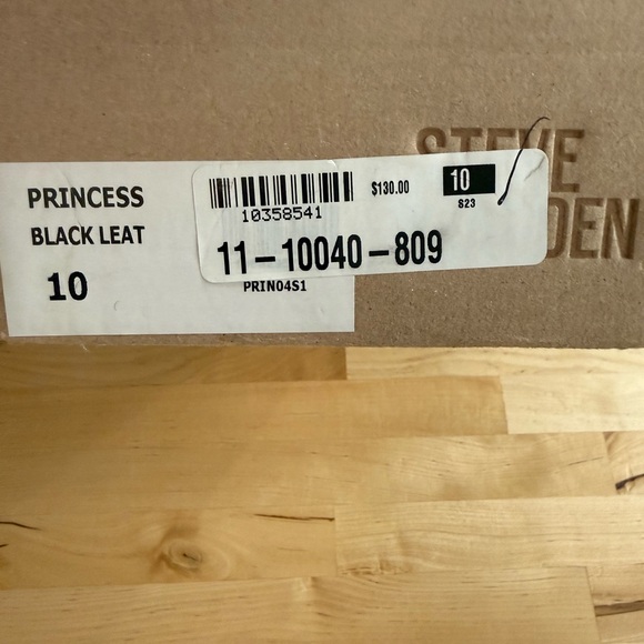 STEVE MADDEN BLACK CHUNKY HEEL SLIP ON SANDAL COMES WITH BOX - Picture 11 of 11